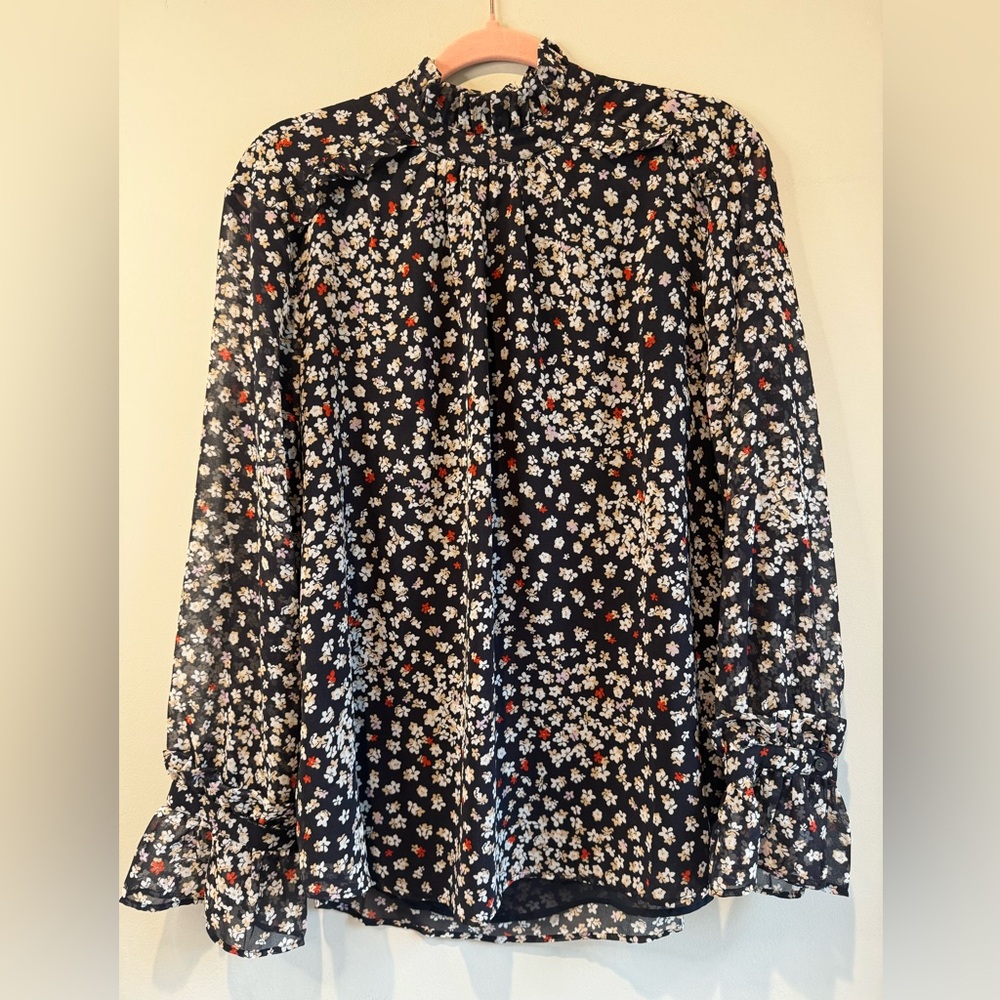 ⭐5/$25-Ann Taylor Blouse